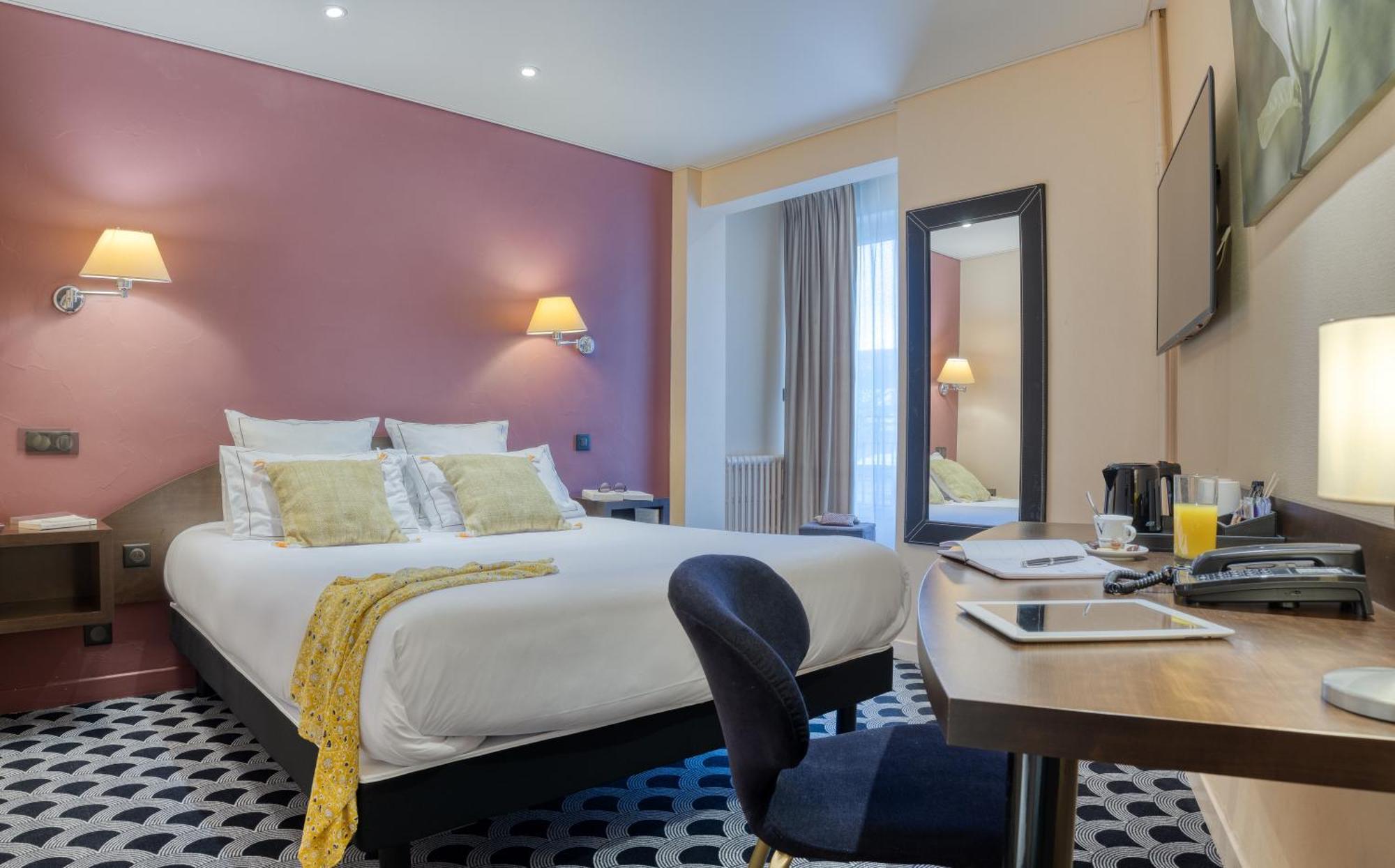 Brit Hotel Les Voyageurs Loudéac Kültér fotó