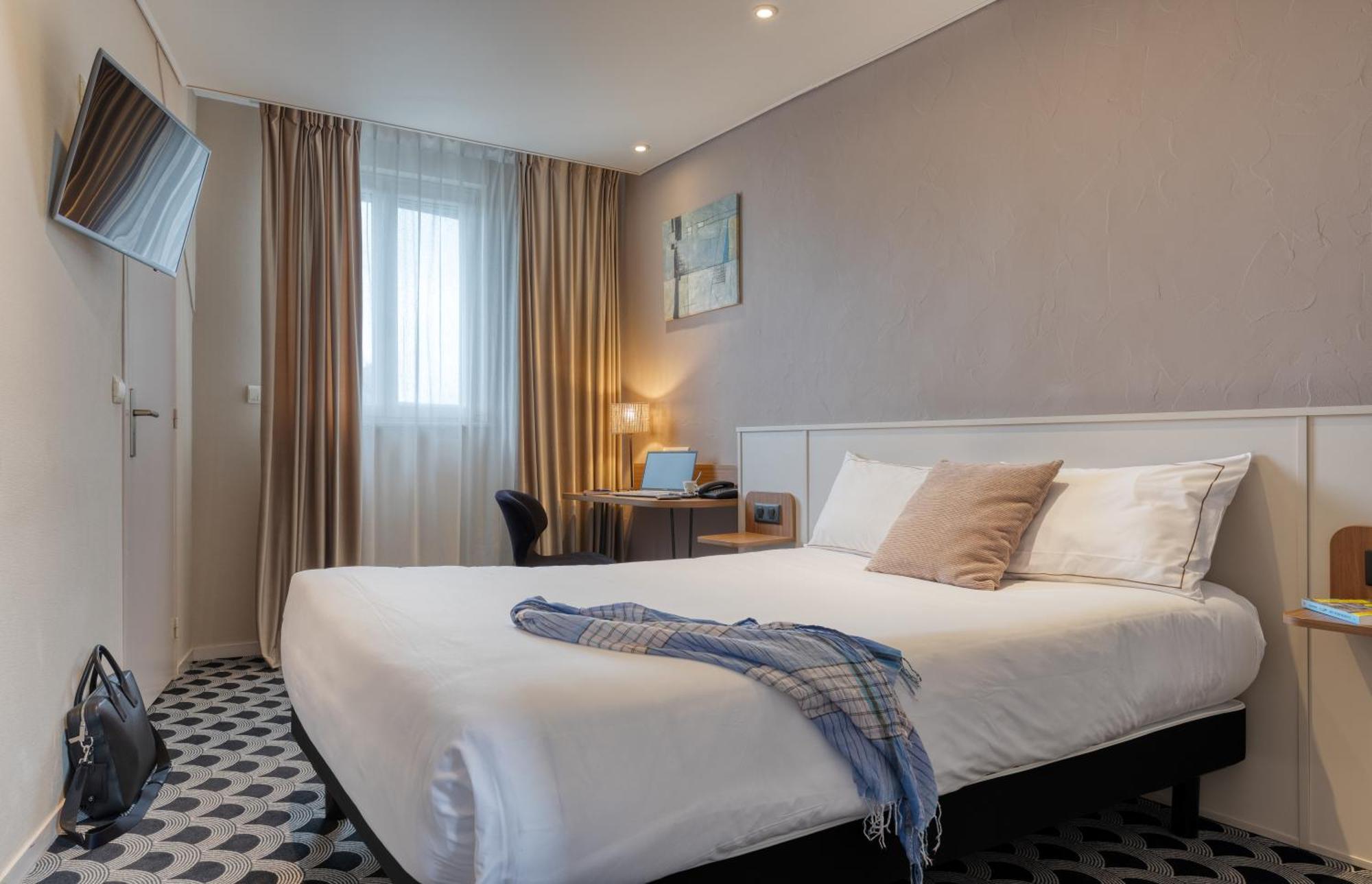 Brit Hotel Les Voyageurs Loudéac Kültér fotó